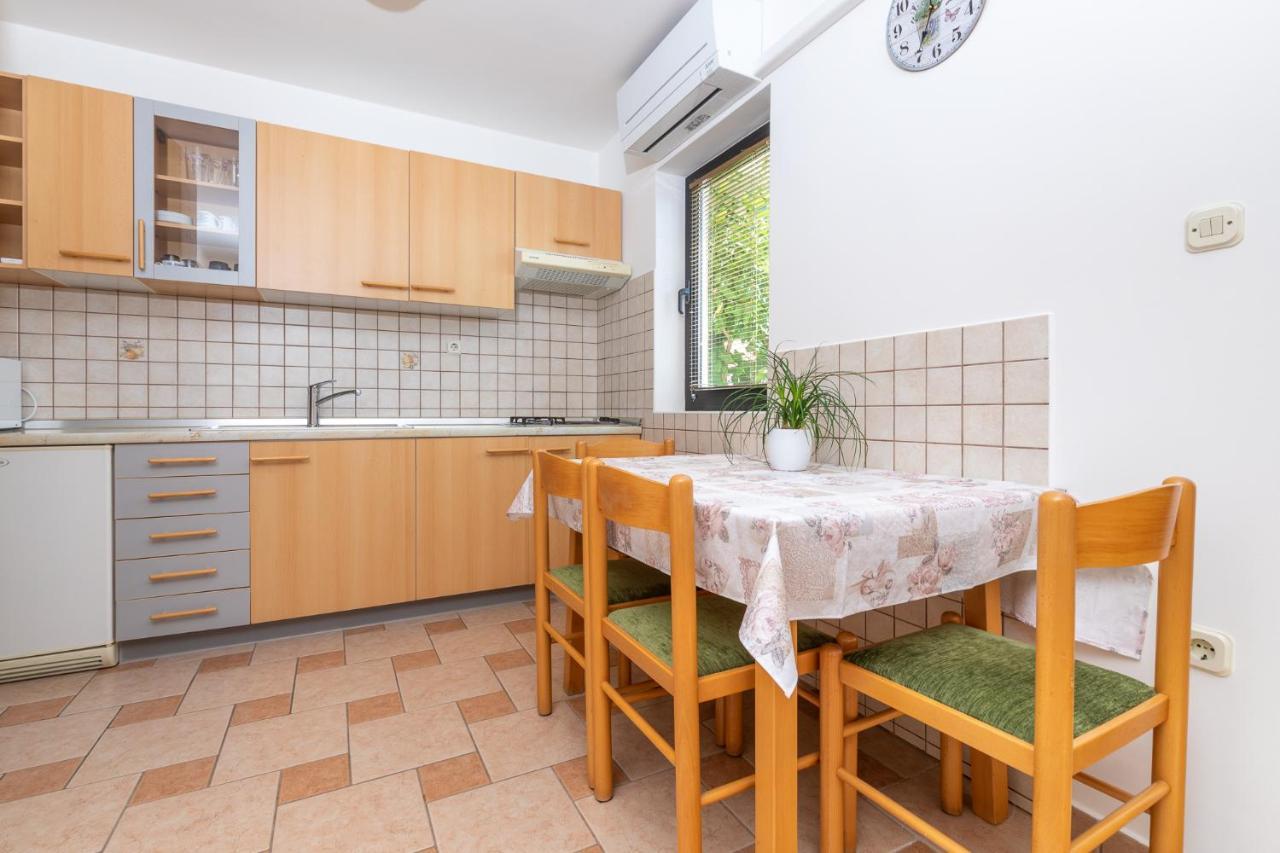 Apartment Paradiso